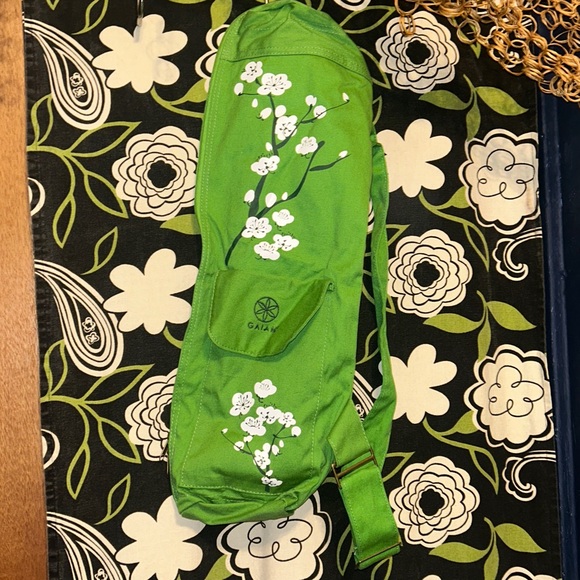 GAIAM Green Floral Yoga Mat Sling Bag Only - Picture 10 of 11
